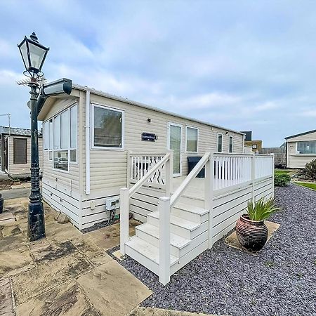 Hotel Lovely 6 Berth Caravan With Decking And Wifi In Kent, Ref 47017C Whitstable Exteriér fotografie