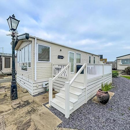 Hotel Lovely 6 Berth Caravan With Decking And Wifi In Kent, Ref 47017C Whitstable Exteriér fotografie