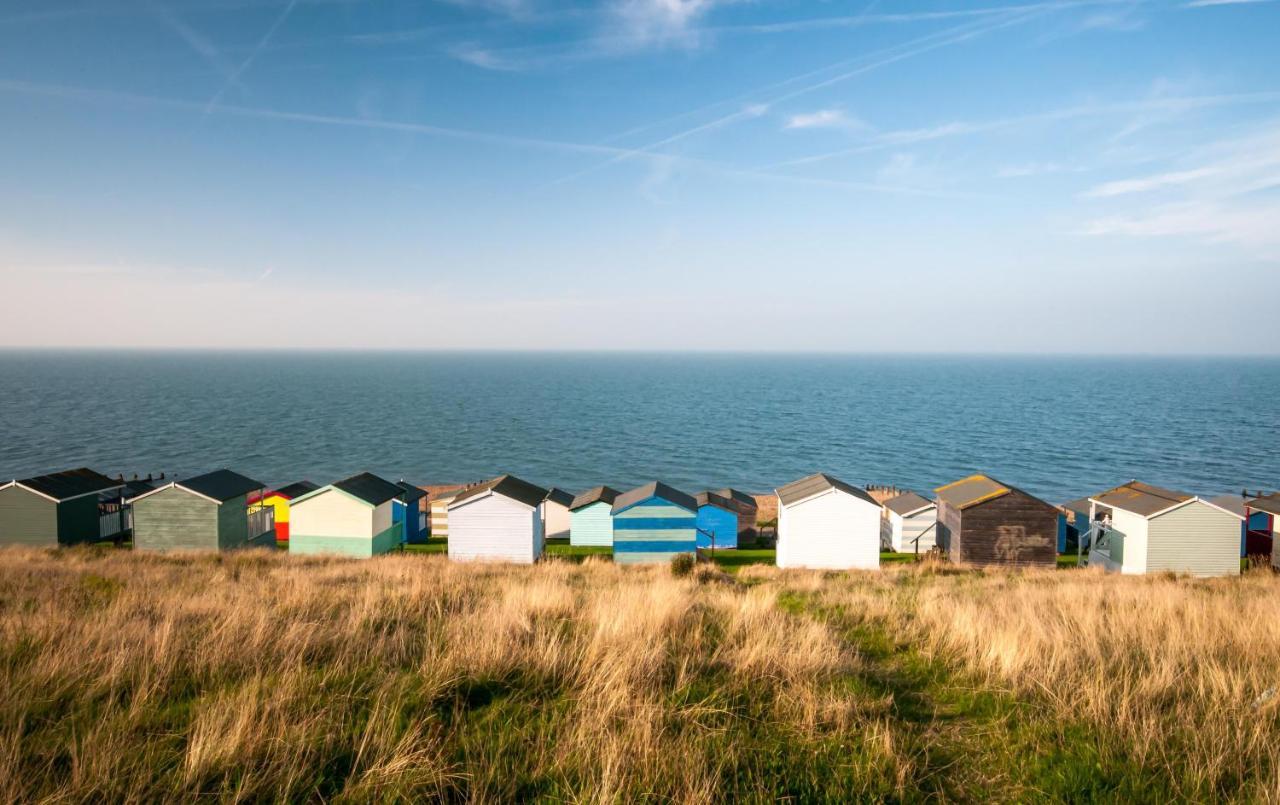 Hotel Lovely 6 Berth Caravan With Decking And Wifi In Kent, Ref 47017C Whitstable Exteriér fotografie