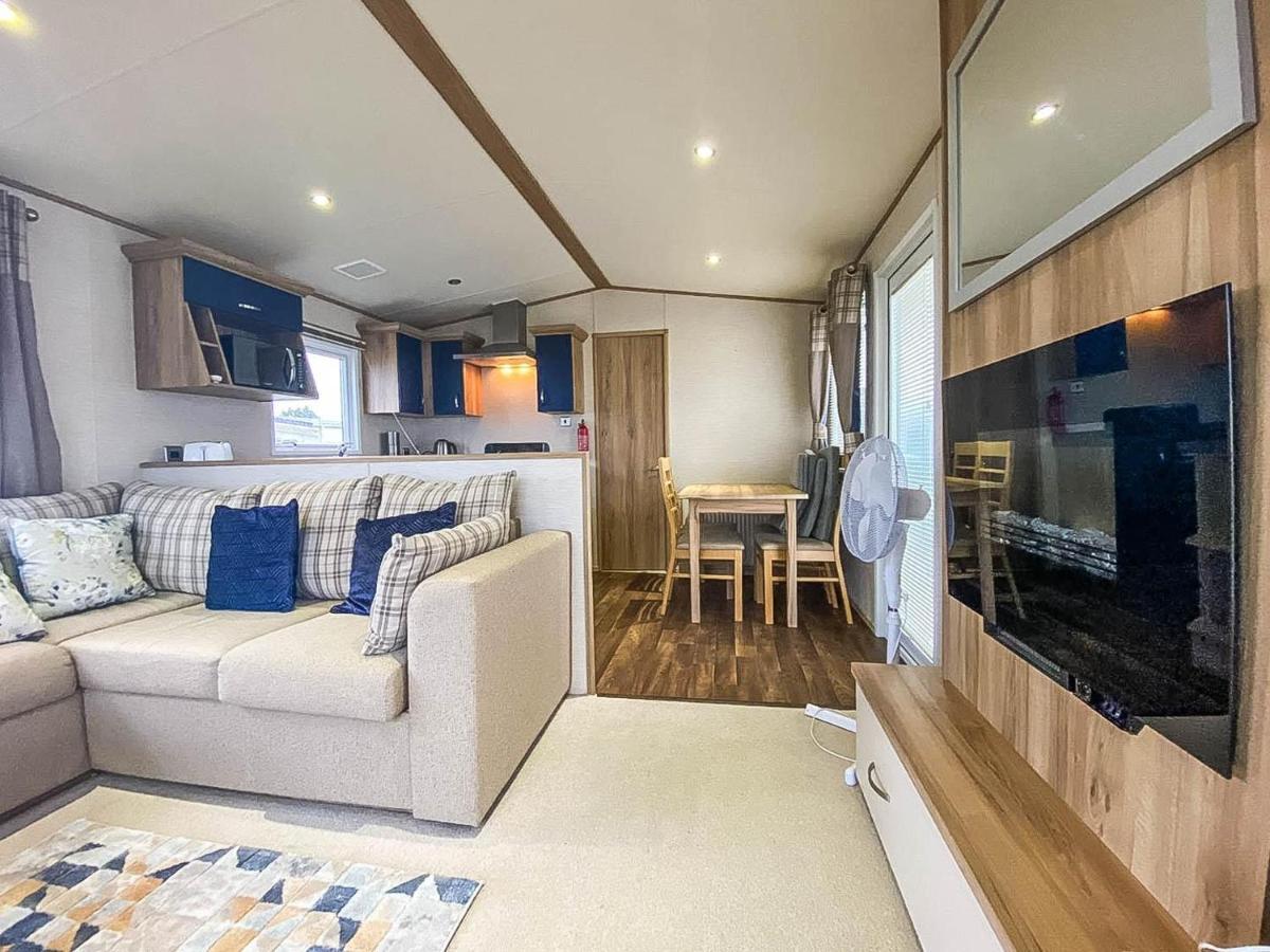 Hotel Lovely 6 Berth Caravan With Decking And Wifi In Kent, Ref 47017C Whitstable Exteriér fotografie