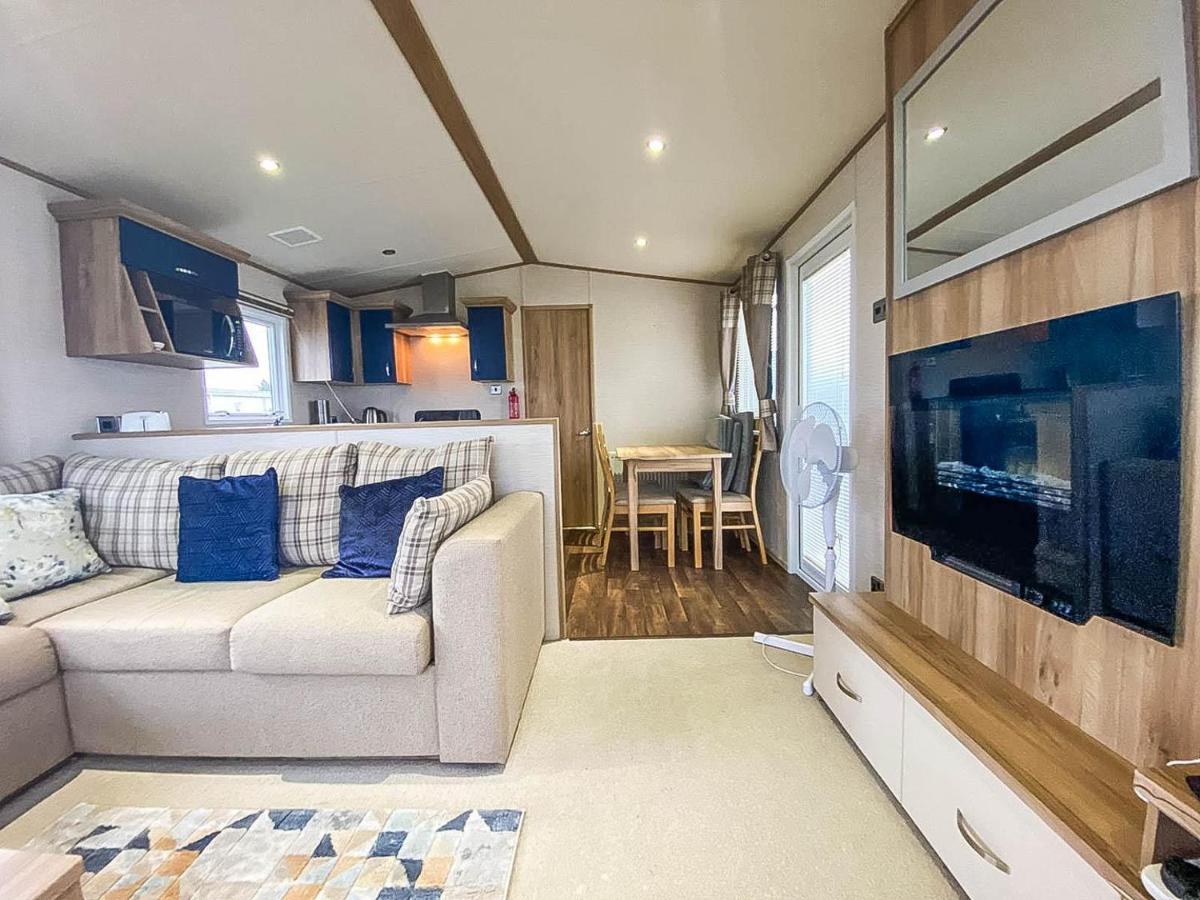 Hotel Lovely 6 Berth Caravan With Decking And Wifi In Kent, Ref 47017C Whitstable Exteriér fotografie