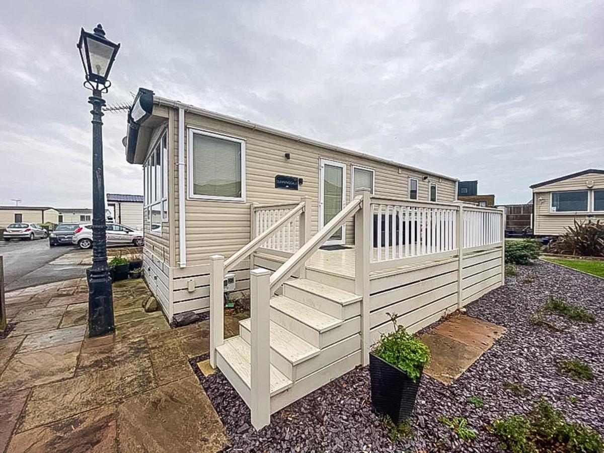 Hotel Lovely 6 Berth Caravan With Decking And Wifi In Kent, Ref 47017C Whitstable Exteriér fotografie