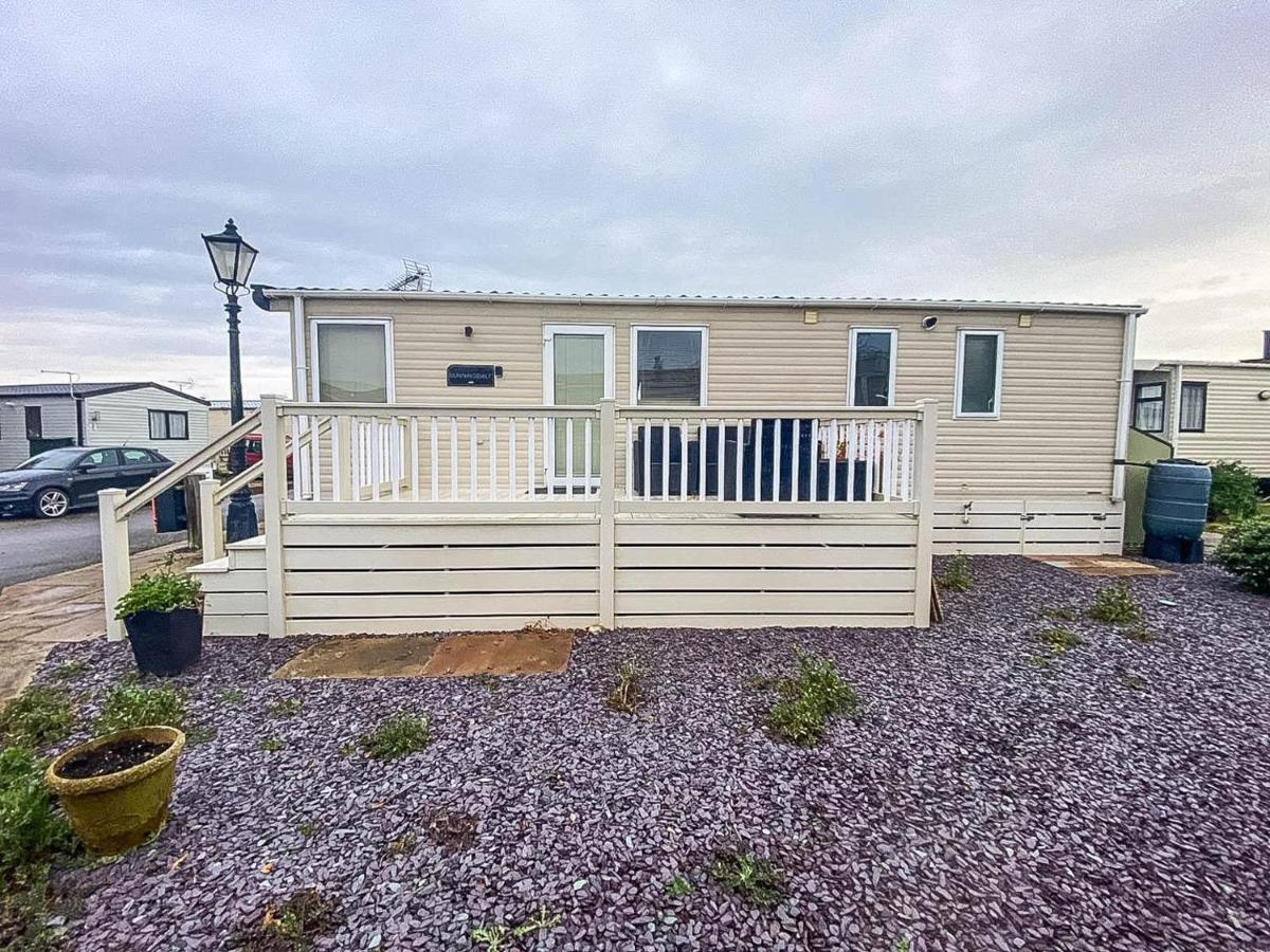 Hotel Lovely 6 Berth Caravan With Decking And Wifi In Kent, Ref 47017C Whitstable Exteriér fotografie